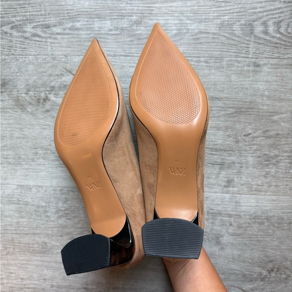 Zara Pointed Toe Faux Suede Tortoise Block Heel Pumps Size 39 (8.5) - Picture 9 of 10